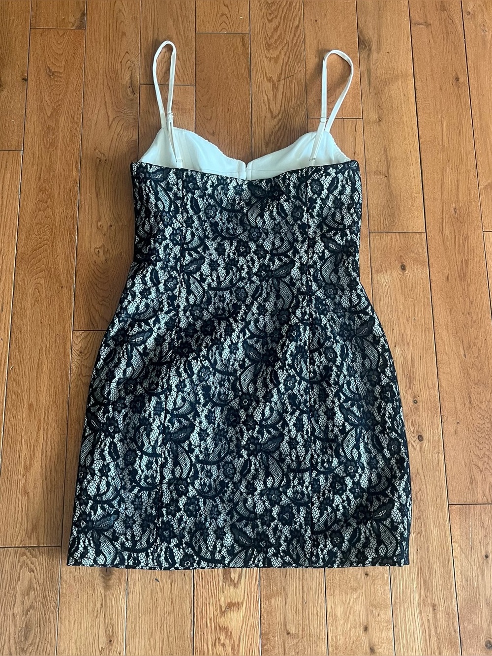 Rumored Versailles Mini Dress Lace Black Cream - Size 6 - Picture 6 of 9